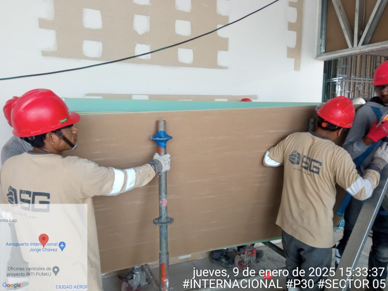Replanteo y control de nivelación en obra corporativa