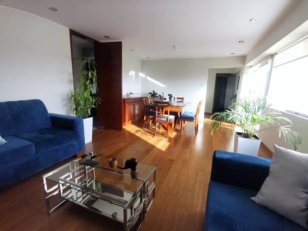 Pisos y revestimientos para uso corporativo e inmobiliario con experiencia de SG